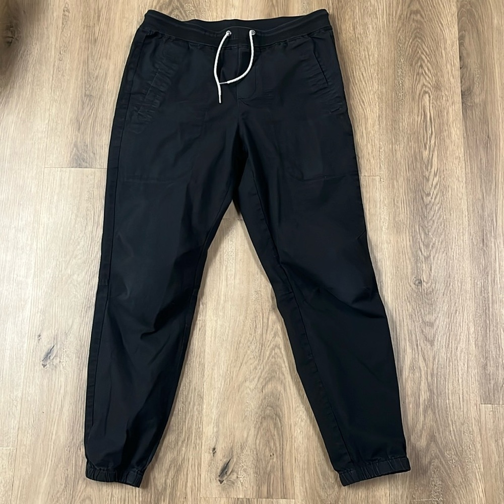 Vuori Ripstop Joggers. EUC.